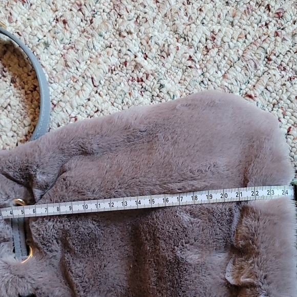 Gianna Bini gray faux fur purse - Picture 7 of 8